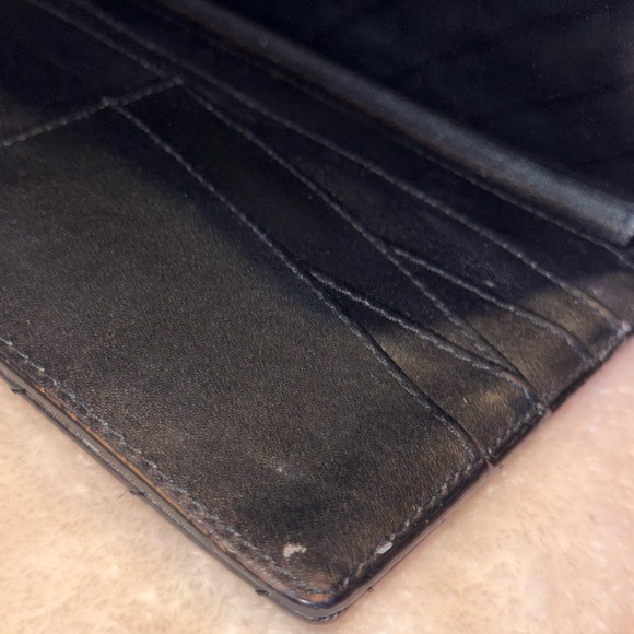 Victoria’s Secret Black Studded V-Quilt Women Wallet Magnetic Clasp Zipper Pouch - Picture 16 of 16